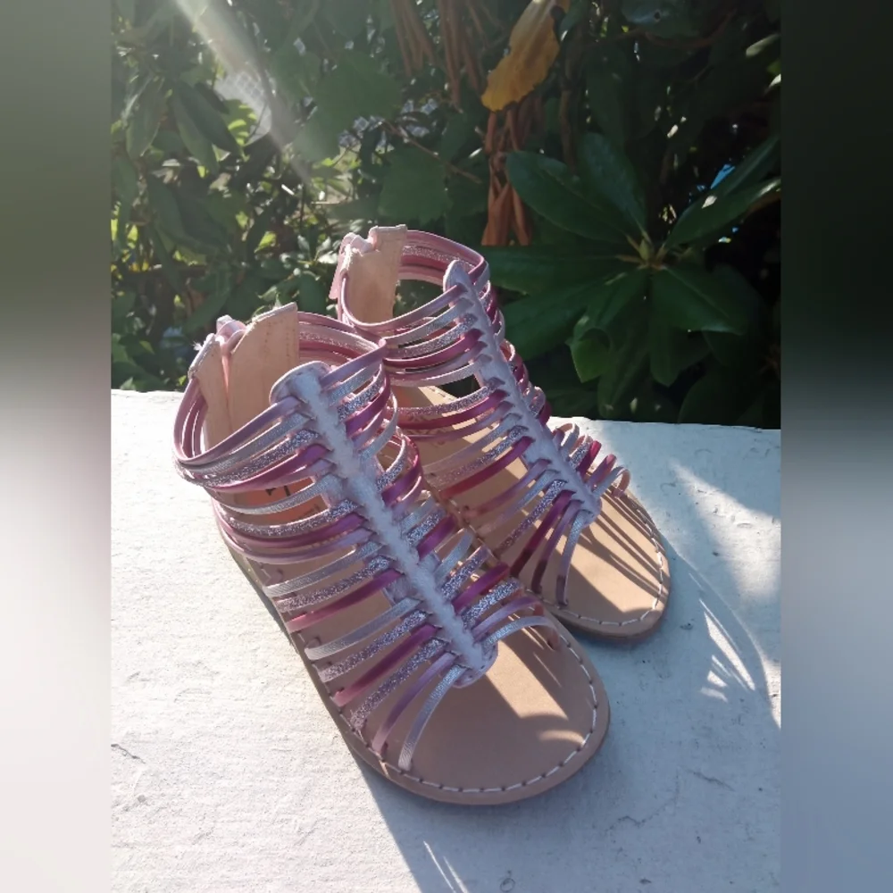 Seychelles Pink and Silver Strappy Sandals NIB Girls Sz 7 KR24563 - Picture 1 of 8